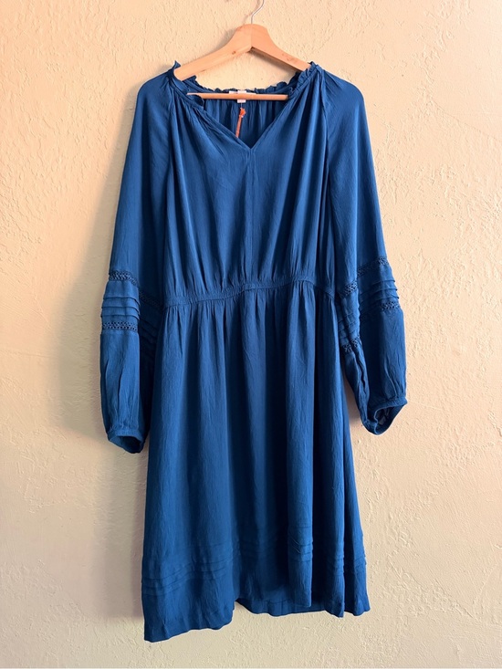 Knox Rose Dresses & Skirts - Knox Rose Blue Long Sleeve V-Neck Midi Dress
